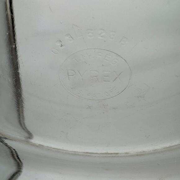 Vintage PYREX Etched Casserole Dish Half Moon Pattern 023-623B 1935-1938 8" - Picture 6 of 7